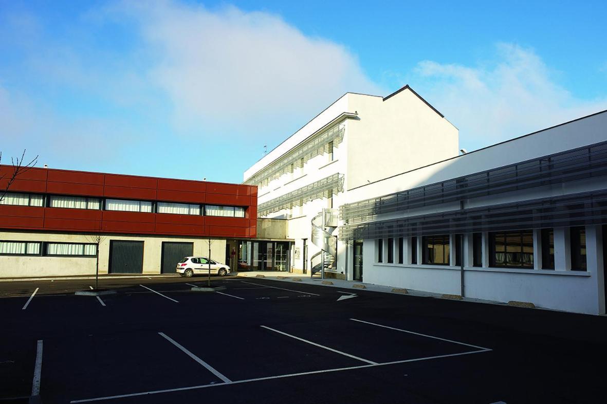 Hotel Jf Accueil & Formation Cholet Zewnętrze zdjęcie