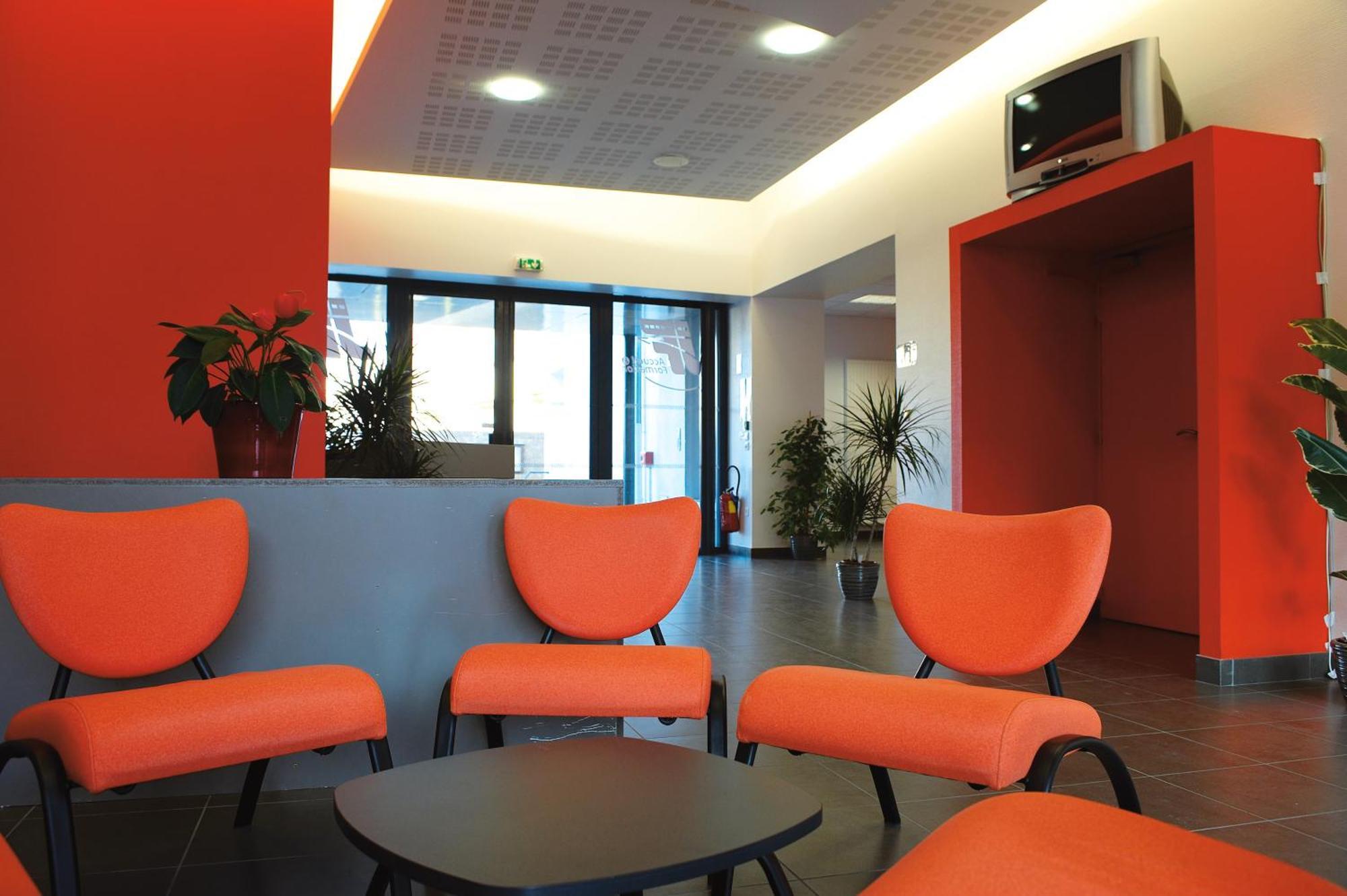 Hotel Jf Accueil & Formation Cholet Zewnętrze zdjęcie